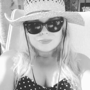 Meet your Posher, Lesli